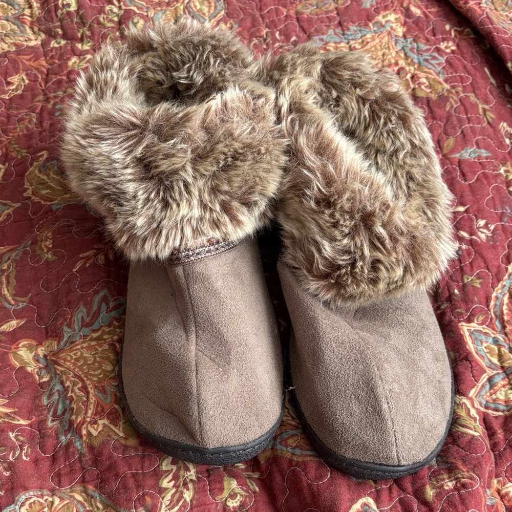 Isotoner Brown Ankle Booties with Faux Fur